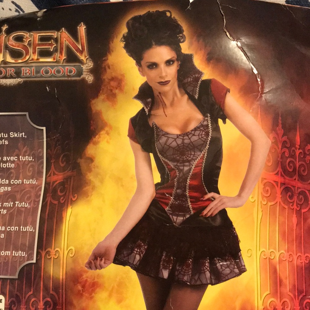 Vampire costume OSFO